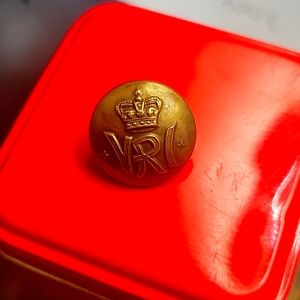2 Royal Canadian regiment button collectible item